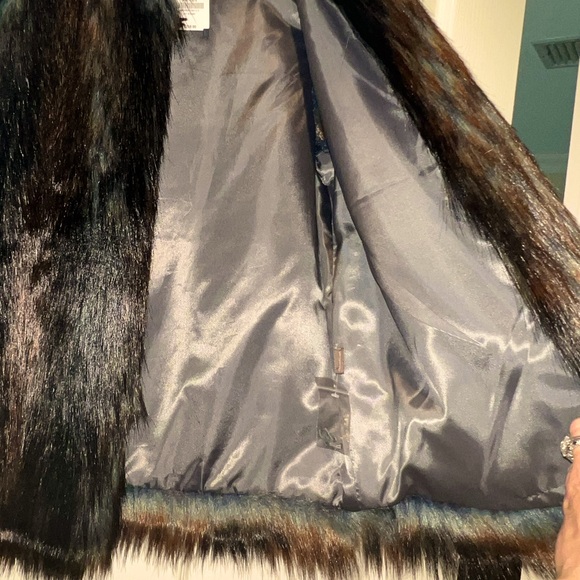 J.McLaughlin  Cordina outerwear ombré fur vest - Picture 3 of 5